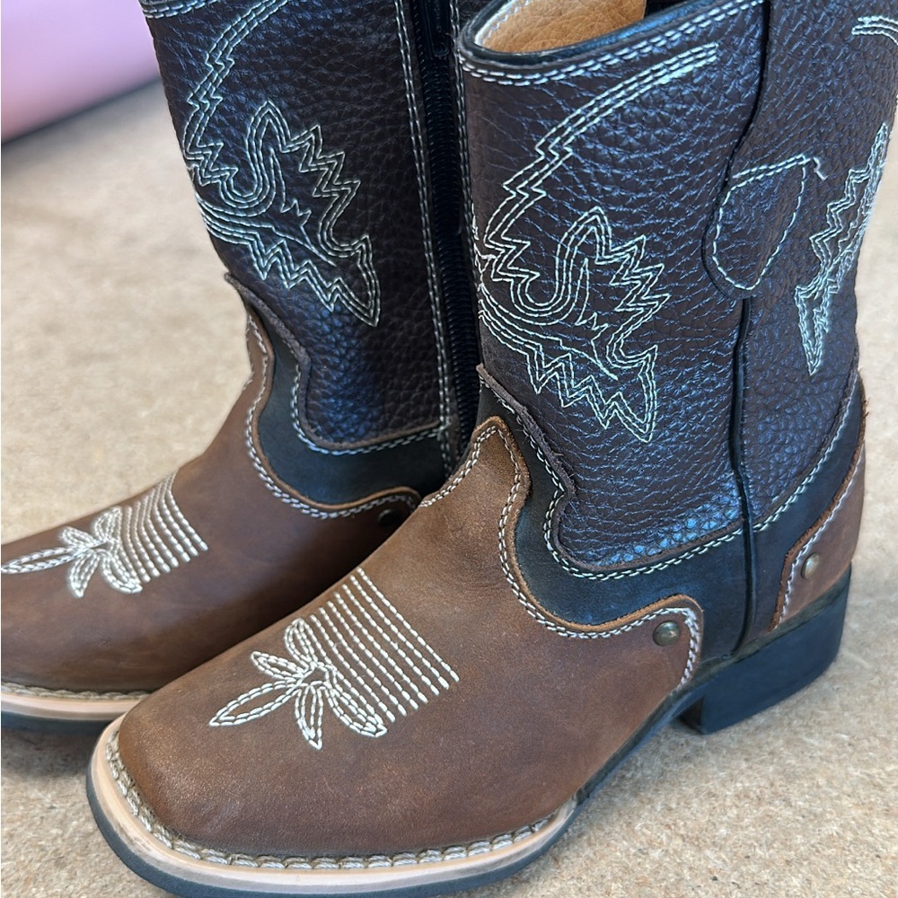 Black and Brown Leather Cowboy Boots with White Stitching